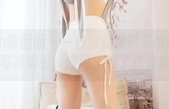 Feilin嗲囡囡 – 一秒被就是阿朱啊的连体衣写真吸引，原图里藏了点俏皮。