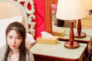 GIRLT果团网 – 思考人生的时候，试试松果儿的写真，壁纸里那些女孩悄悄跟你对话