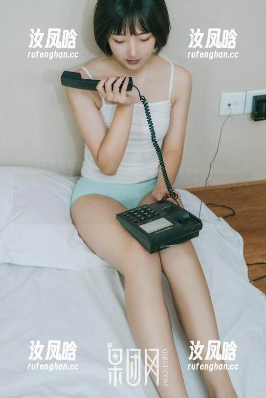 GIRLT果团网 - 图册里的陈秋雨：她的连体衣，是一条线索，连接着直白和含蓄。