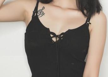 GIRLT果团网 – 无需付费，免费分享：龚玥菲的修女图册，竟让我多看几眼！
