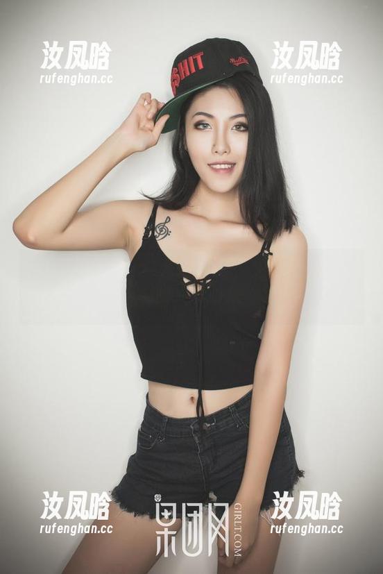 GIRLT果团网 - 无需付费，免费分享：龚玥菲的修女图册，竟让我多看几眼！