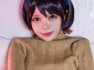 想当Hachi小芭的秘书吗？先下载她的写真试试嘴皮子！