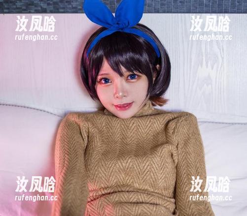 想当Hachi小芭的秘书吗？先下载她的写真试试嘴皮子！