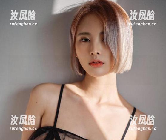 在线偶遇Hyoyeon(김효연)旗袍原图，完全把我脑子里的“优雅”重写了嘛！