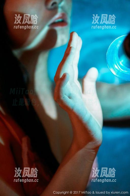 MiiTao蜜桃社 - 静香Mandy写真：不止是粉色，这气质和选择竟然不冲突？