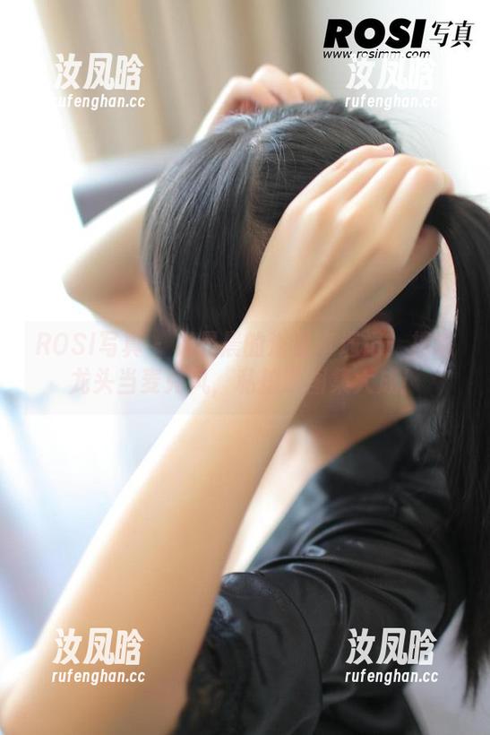 ROSI写真 - 杨晨晨的浴室奇遇记：把水龙头当麦克风，私拍原图集大成！