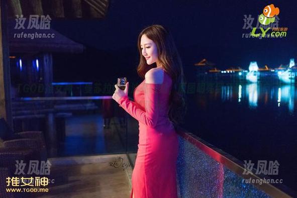 TGOD推女神 - 曼苏拉娜的油亮时刻，原图明亮到我都觉得自己在闪光
