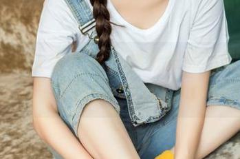 TouTiao头条女神 – 林依依的福利图集——看剧本写错的hilaritymoments！