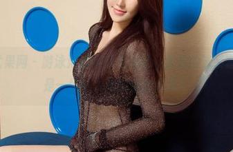 UGirls尤果网 – 游泳池边不只是Abby金金的泳装套图，更像是一场晒太阳的组合分享！