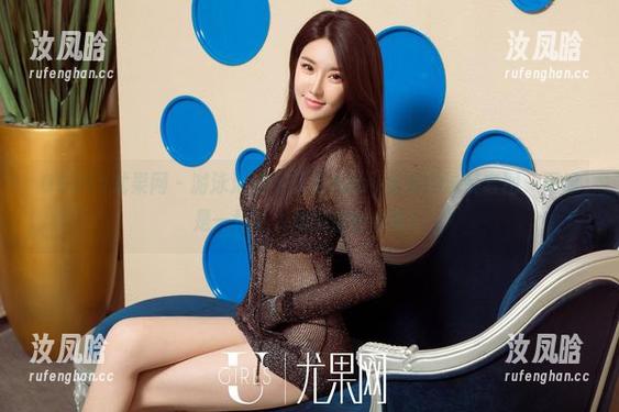 UGirls尤果网 - 游泳池边不只是Abby金金的泳装套图，更像是一场晒太阳的组合分享！