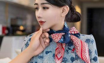 XINGYAN星颜社 – 作品里的红裙，明明是个简单的颜色，却在伊黎yili身上显得特别！真心佩服这搭配。