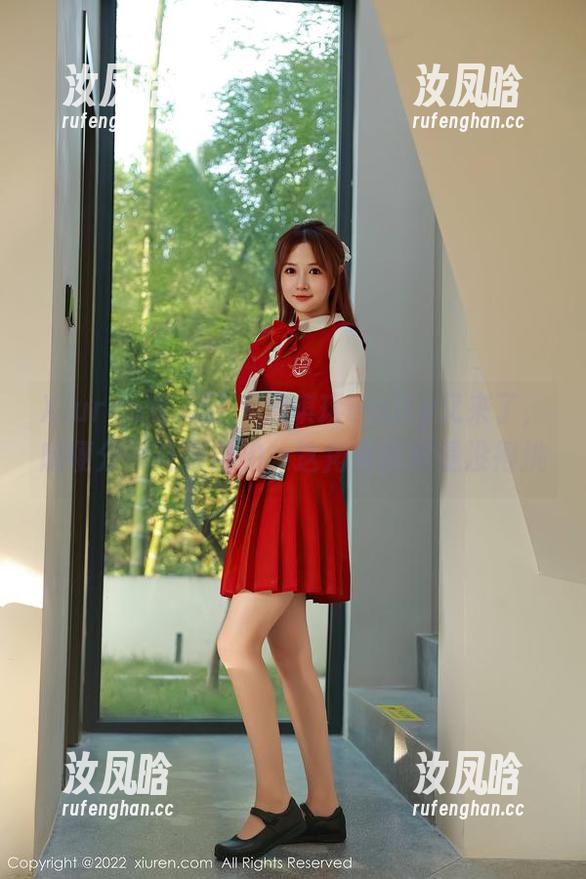 Xiuren秀人网 - 大琪琪Emily又来了，随便分享几张自拍，这角度我真是没得挑