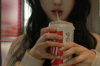 Xiuren秀人网 – 油亮质感的小纯子全套写真，一种让人躁动的小心思隐约浮现。