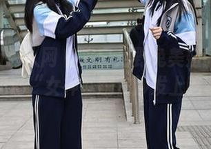 Xiuren秀人网 – 来自月野兔美妞的写真更新：你见过“女神”躺在沙发上吃薯片吗？