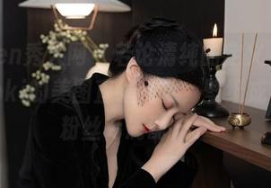 Xiuren秀人网 – 若论清纯的定义，林文文yooki的美图直线冲顶，壁纸成了她的粉丝专属配方。