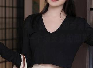 Xiuren秀人网 – 海浪声和萝莉悠悠酱的全套照片，一个演奏会的即兴演出