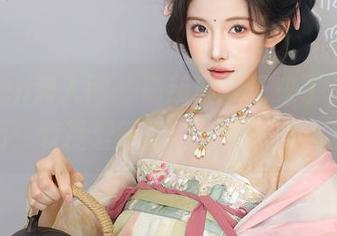 Xiuren秀人网 – 萌萌哒女王来了，最新套图：软糖爱喝奶，给你一份小甜蜜