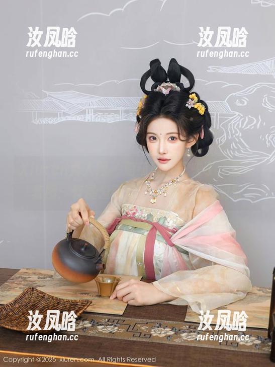 Xiuren秀人网 - 萌萌哒女王来了，最新套图：软糖爱喝奶，给你一份小甜蜜