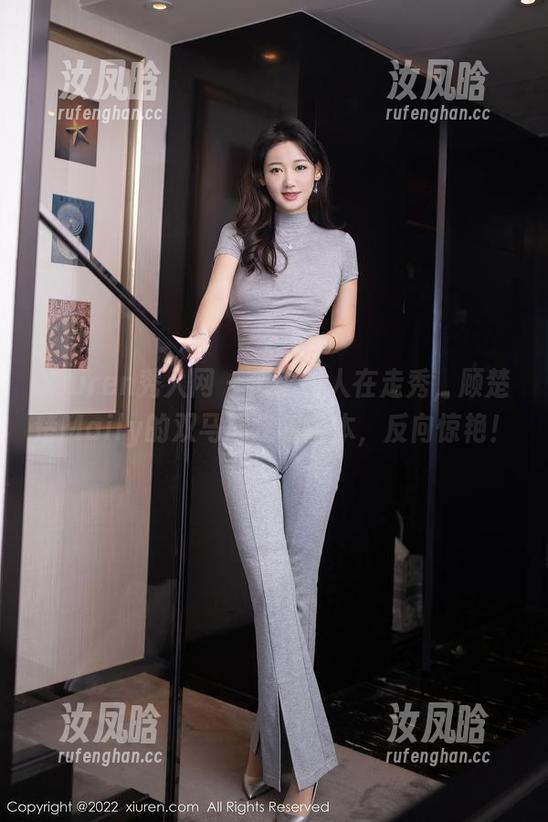 Xiuren秀人网 - 似乎有人在走秀，顾楚楚Maily的双马尾定制版本，反向惊艳！