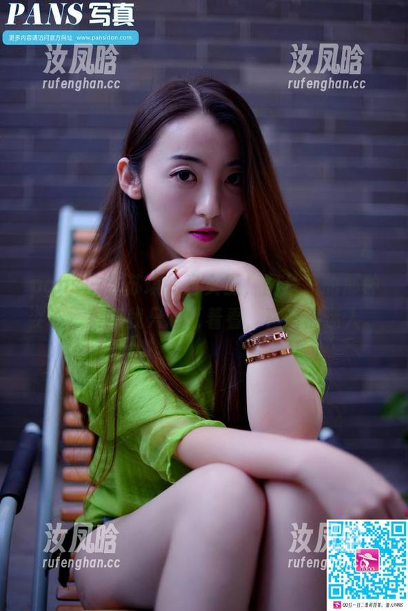 pans - 当苏琪化身女王，图片里的那种姿态，惹得我只想盯着看，真有够迷人。