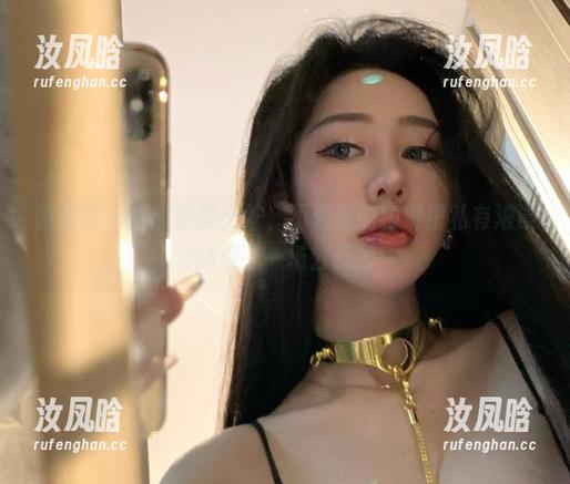 微密圈 - 套图新鲜出炉，不爱笑的赛琳把私有浪漫演绎成了一场公开秀！