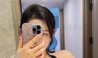 微密圈 – 更新新图片，不爱笑的赛琳：我再用心看你们一眼，哼！