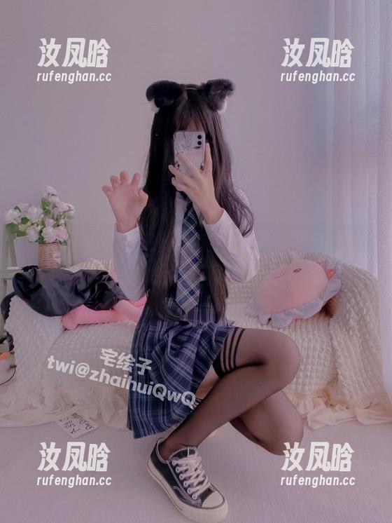 自拍不停歇，二阶堂宅绘子美腿更新，图片都想搬回屏幕里！
