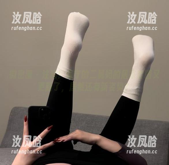 微密圈 - 注意！保守的二舅妈的居家套图又更新了，居然还有新姿势？