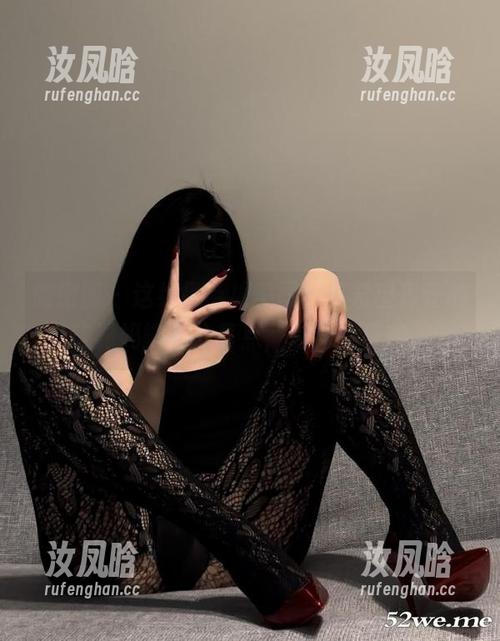 微密圈 - 这组吊带袜美图，真希望保守的二舅妈能多分享点，越看越喜欢。