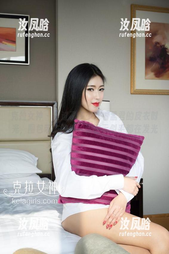 克拉女神 - 度过了多少次看孟君的皮衣时光，图包带来的每一张暗示似乎都在发光。