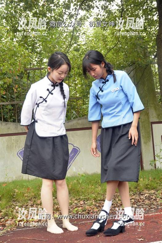 初夏女神 - 图库中的白色连衣裙，依依能否撑得住高跟鞋的压力？