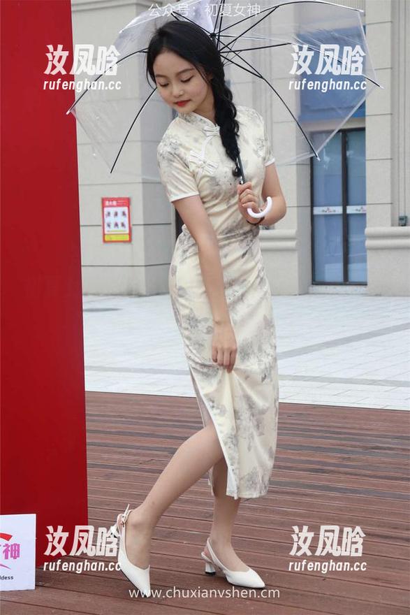 初夏女神 - 这雪松JK套要是全穿原价没打折，真得好好骂骂双双