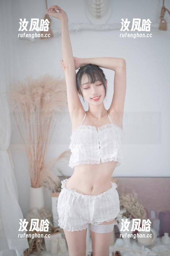 照片里全是透明，周叽是可爱兔兔是不是担心我看不到她的美？