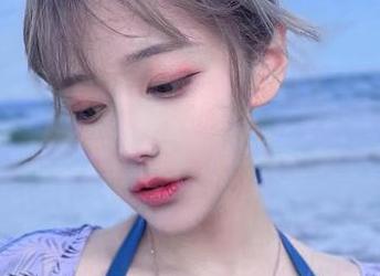 啾小妍Deer的定制图集，不小心又被她俘获