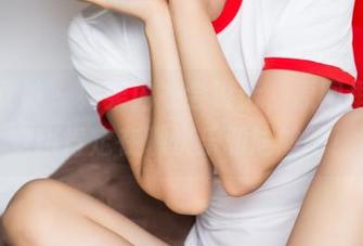 头条女神 – 如果内衣会说话，原图里的童安琪肯定在聊快乐和尴尬吧！