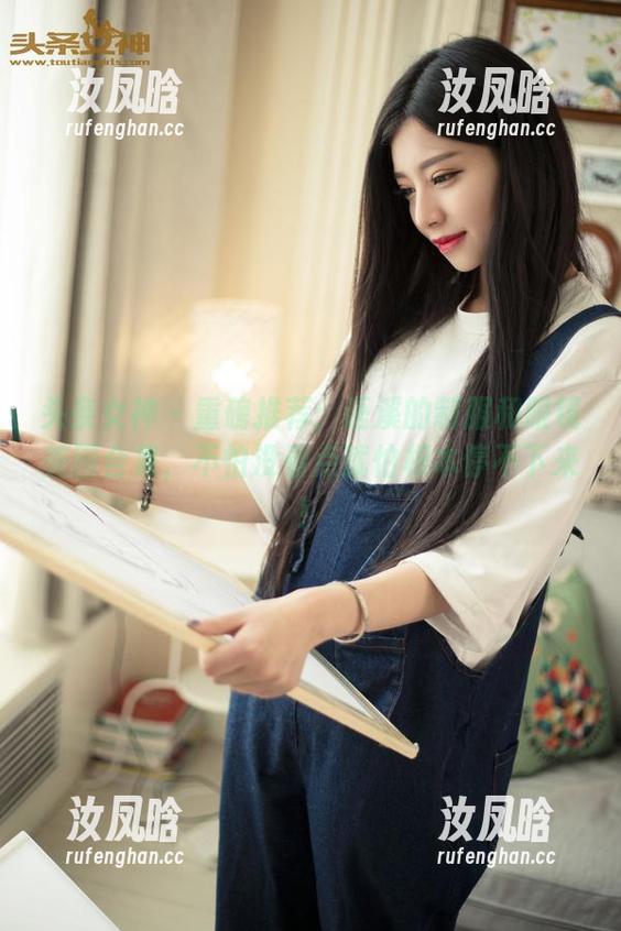 头条女神 - 重磅推荐：语溪的制服和眼镜美图合集，不怕没看点就怕根本停不下来！