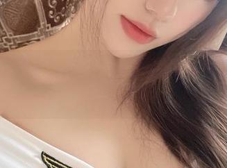 微密圈 – 高处的优雅，奶宝妹纸的瑜伽高清写真集