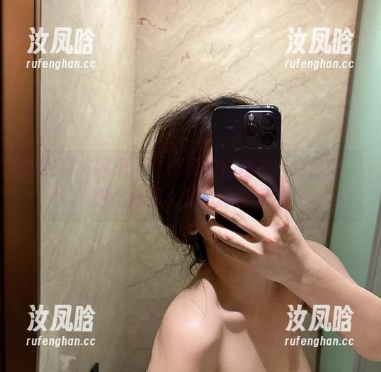 微密圈 - 网盘上，奶雯的白衬衣红色内内，怎么就那么让人停留呢？