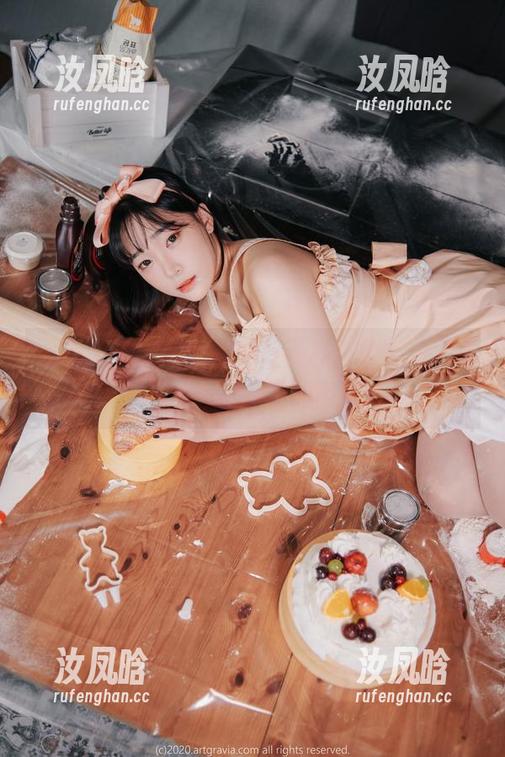姜仁卿(강인경)的兔女郎写真，妆容、姿态都够赞，根本不想刷屏！