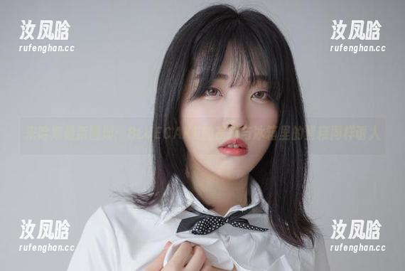 宋哈娜最新图册：BLUECAKE的家猫与冰箱里的蛋糕同样诱人