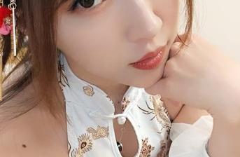 免费写真：小女巫露娜穿亮片裙肉丝，快来看这光彩夺目的效果！