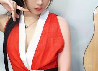不只喝茶，小女巫露娜还在用锡兰红茶模糊我们的想法。