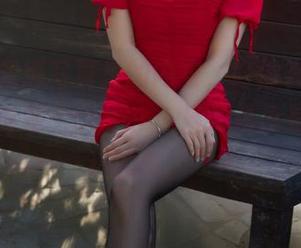 小女巫露娜写真里的内衣，好像在对我说：“我也是个coser，只是角色是你没见过的吧。”