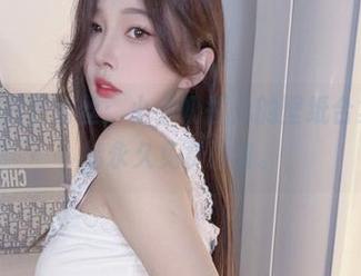 迴圈中的白色蕾丝：小小奶瓶儿的壁纸合集，让思绪永久免费驻留。