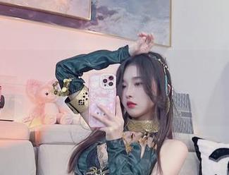 别让小小奶瓶儿的旗袍更新打击你！心态要好，就这姿势放大招！