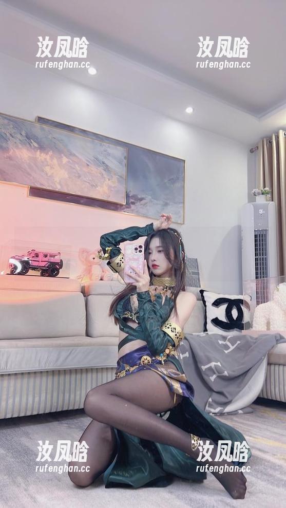 别让小小奶瓶儿的旗袍更新打击你！心态要好，就这姿势放大招！