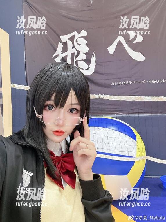 色彩如此鲜明，彩芸_Nebula的海边作品让我情不自禁地多看几眼。