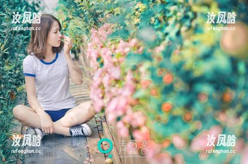 推女神 - 施忆佳Kitty酱的女友写真，拼图的不止是照片，还有我的好奇心！