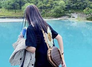 微密圈 – 林子琳喵的花嫁其实只是借着图集更新来秀自己的新衣服嘛。