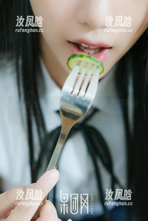 果团网 - 在线见证，陈雅漫穿着和服的自信姿态，真的是…太难以抵挡了！